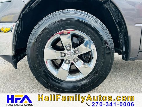 Used 2021 RAM 1500 Classic SLT AWD/4WD image 35