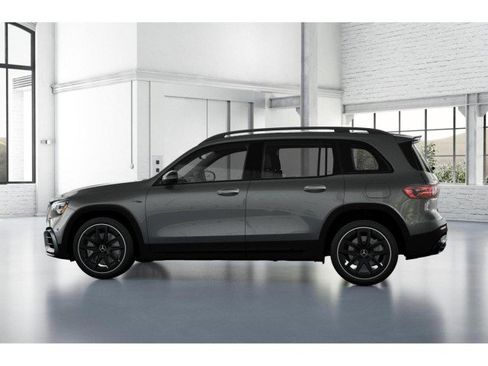 New 2025 Mercedes-Benz GLB 35 AMG 4MATIC image 32