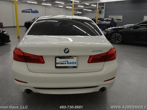 Used 2020 BMW 530e image 10