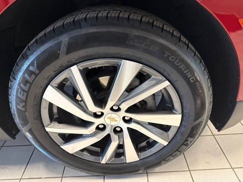 Used 2024 Chevrolet Equinox LT w/ LPO, Floor Liner Package FWD image 9