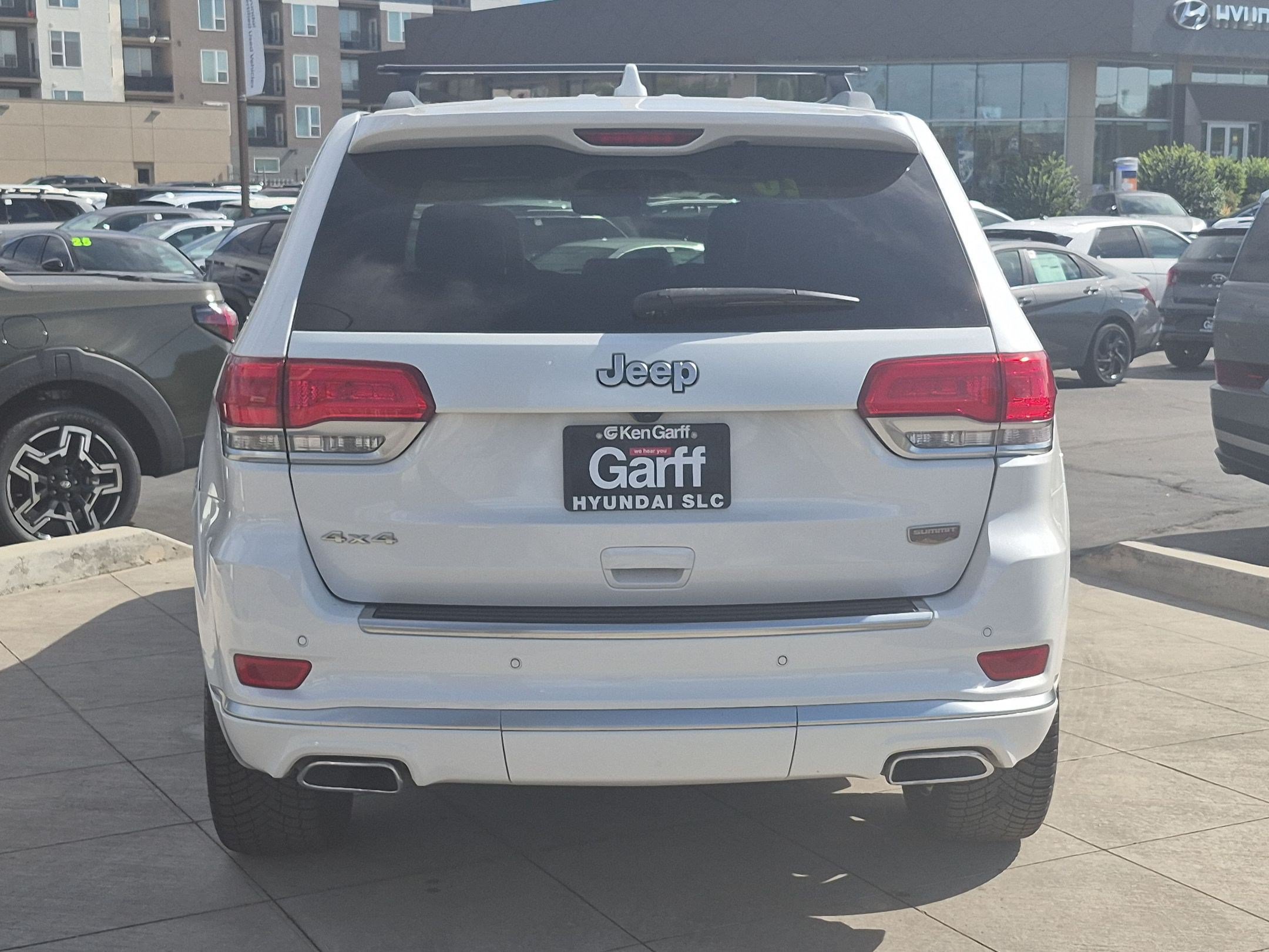 Used 2020 Jeep Grand Cherokee Summit AWD/4WD image 5
