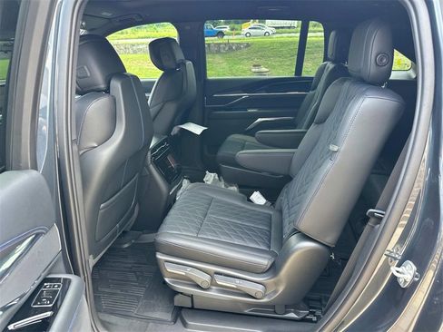 New 2026 Cadillac Escalade IQ Sport 1 w/ LPO, ONYX Package image 9