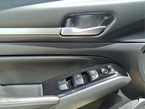Used 2023 Nissan Altima 2.5 SV FWD image 11