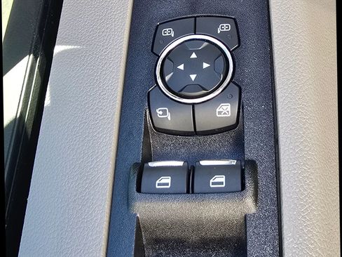 Used 2022 Ford F250 XLT w/ XLT Value Package image 18