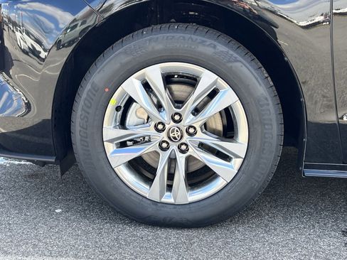 New 2026 Toyota Sienna XLE image 5
