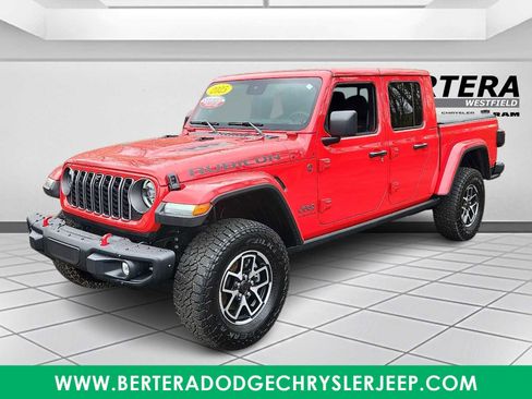 Certified 2025 Jeep Gladiator Rubicon AWD/4WD image 3