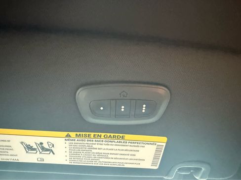 Used 2018 Chrysler Pacifica Touring-L Plus w/ S Appearance Package image 17