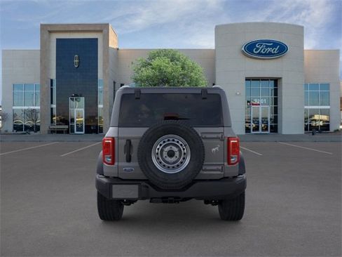 New 2025 Ford Bronco 4-Door image 5
