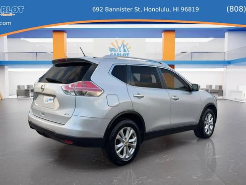Used 2016 Nissan Rogue SV image 16