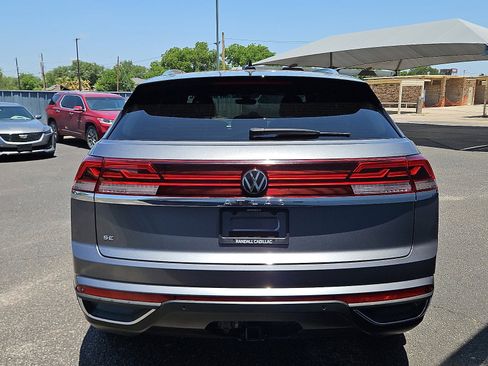 Used 2024 Volkswagen Atlas Cross Sport SE FWD image 4