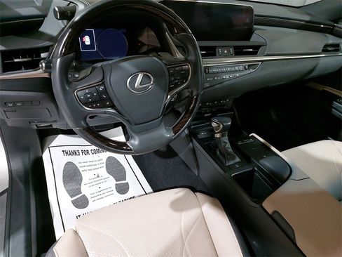 Used 2020 Lexus ES 350 Ultra Luxury image 16