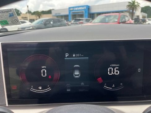 Used 2025 Hyundai Tucson SEL FWD image 16