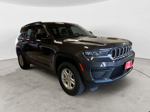New 2025 Jeep Grand Cherokee Laredo image 8