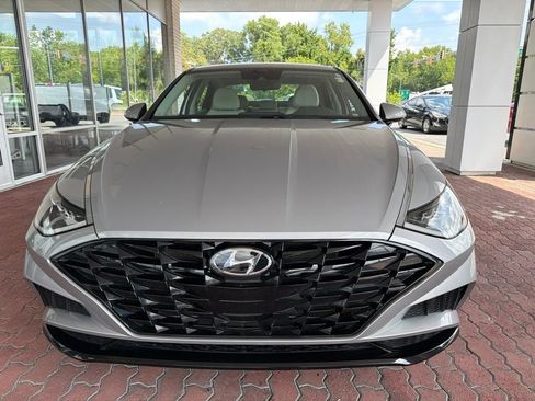 Used 2023 Hyundai Sonata SEL FWD image 2