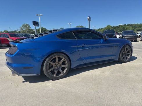 Used 2017 Ford Mustang GT Premium w/ Black Accent Package RWD image 4