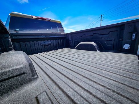 Used 2022 Chevrolet Silverado 1500 Custom Trail Boss w/ LPO, Dark Essentials Package AWD/4WD image 5