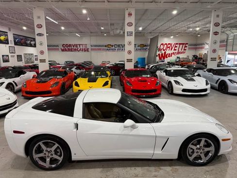 Used 2007 Chevrolet Corvette Coupe w/ Preferred Equipment Group RWD image 6