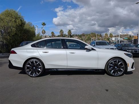 New 2026 BMW 530i image 3