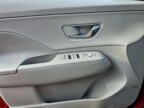 Used 2024 Hyundai Kona Limited image 17