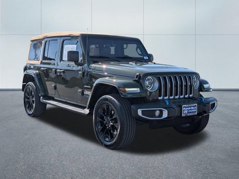 Used 2022 Jeep Wrangler Unlimited Sahara AWD/4WD image 8