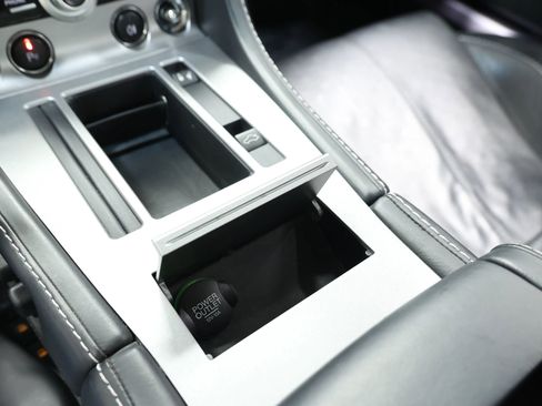 Used 2011 Aston Martin V8 Vantage Coupe RWD image 33