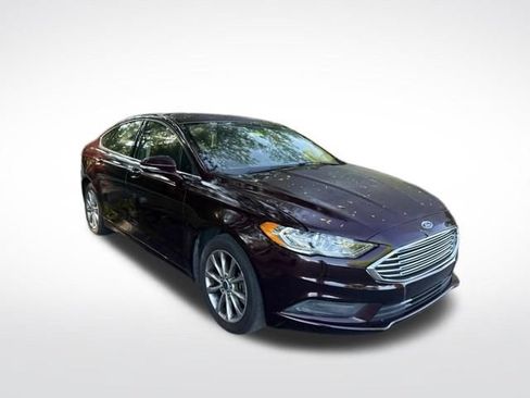 Used 2017 Ford Fusion SE FWD image 4