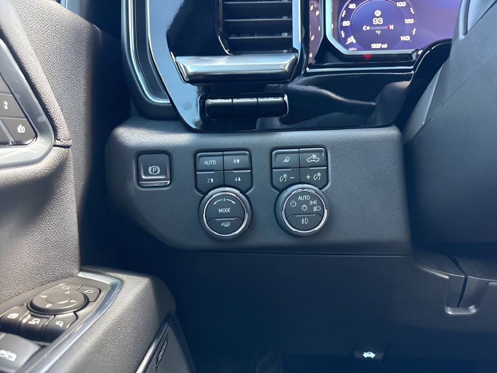 Used 2026 Chevrolet Silverado 2500 High Country w/ High Country Premium Package AWD/4WD image 23