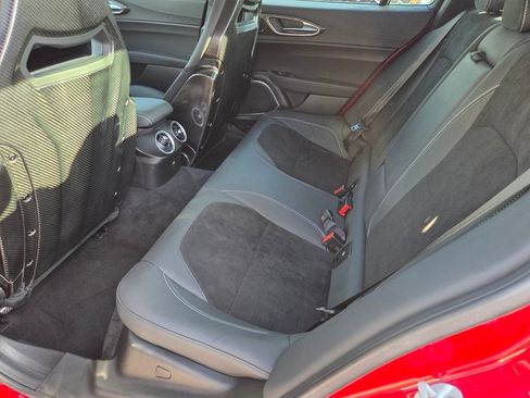 Used 2023 Alfa Romeo Giulia Quadrifoglio image 17