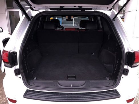 Used 2020 Jeep Grand Cherokee Altitude image 27