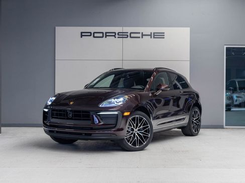Certified 2026 Porsche Macan AWD/4WD image 1