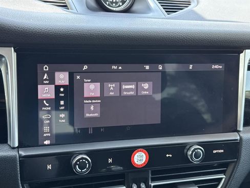 Used 2022 Porsche Macan image 17