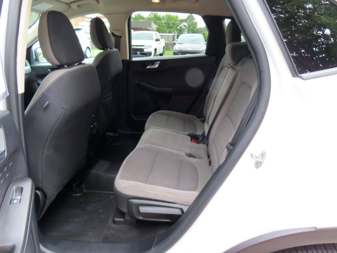 Used 2020 Ford Escape SE FWD image 17