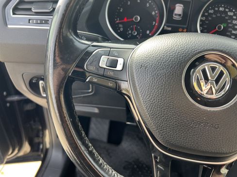 Used 2018 Volkswagen Tiguan SE w/ 18" Alloy Wheels Package image 14