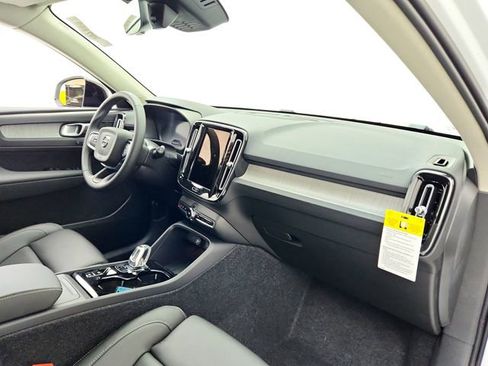 New 2026 Volvo XC40 B5 Ultra w/ Climate Package image 13