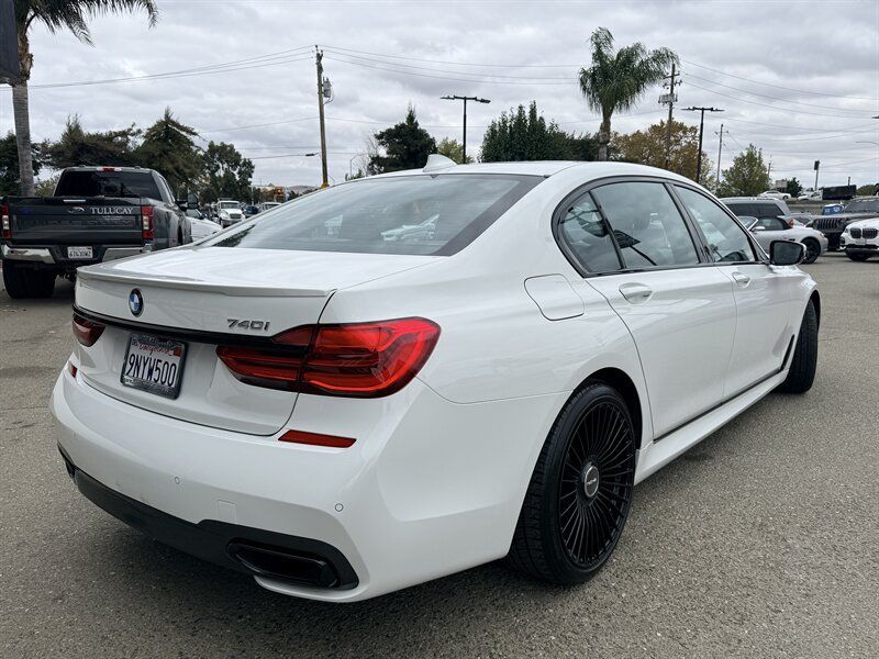Used 2019 BMW 740i w/ M Sport Package RWD image 7