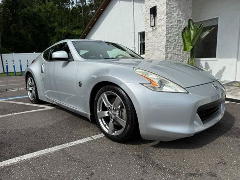 Used 2009 Nissan 370Z Touring w/ Aerodynamics Pkg RWD image 14