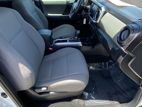 Certified 2020 Toyota Tacoma SR5 RWD image 11