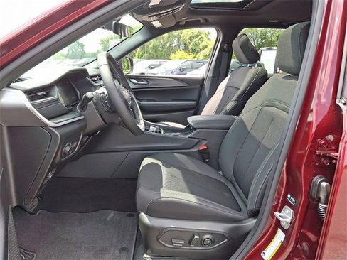 New 2025 Jeep Grand Cherokee 4WD image 11