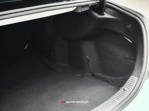 Used 2019 Mercedes-Benz C 300 4MATIC Sedan image 39