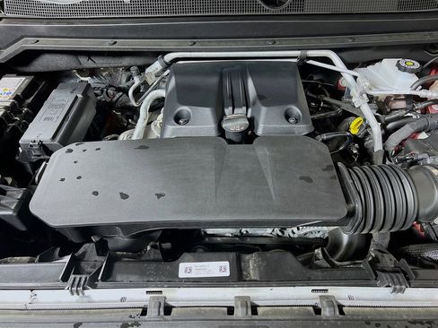 Used 2025 Chevrolet Colorado Z71 AWD/4WD image 25