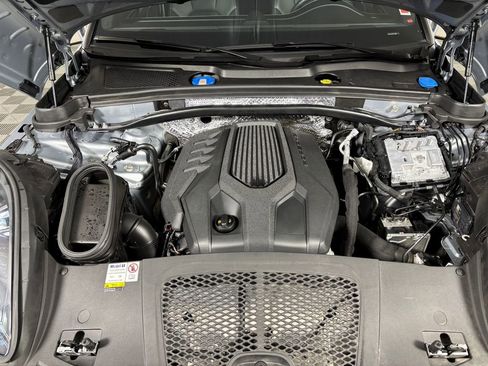 Used 2023 Porsche Macan w/ Premium Package Plus AWD/4WD image 24