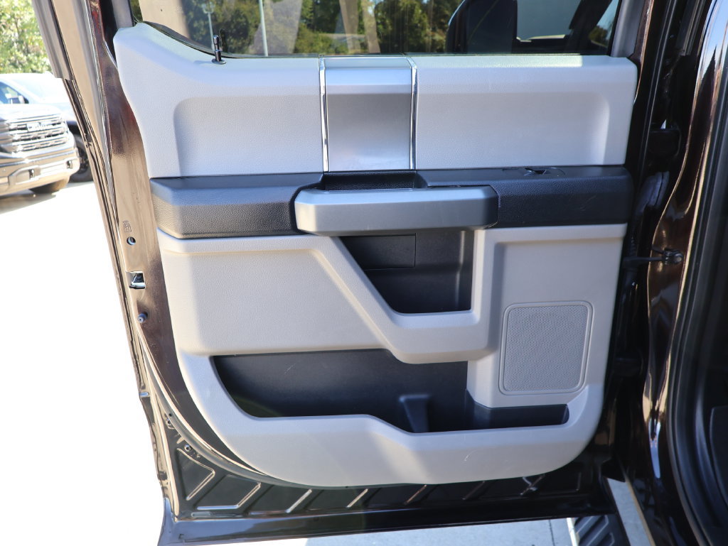 Used 2018 Ford F150 XLT w/ Equipment Group 302A Luxury AWD/4WD image 24