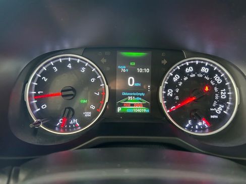 Used 2020 Toyota RAV4 XLE Premium image 22