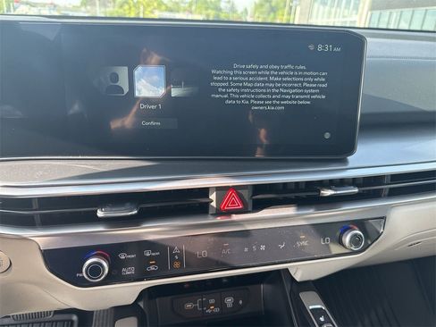 New 2025 Kia Sorento S image 12