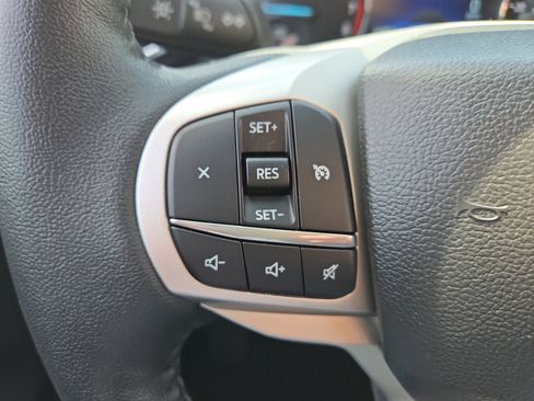 Used 2023 Ford Explorer XLT w/ Equipment Group 202A AWD/4WD image 14