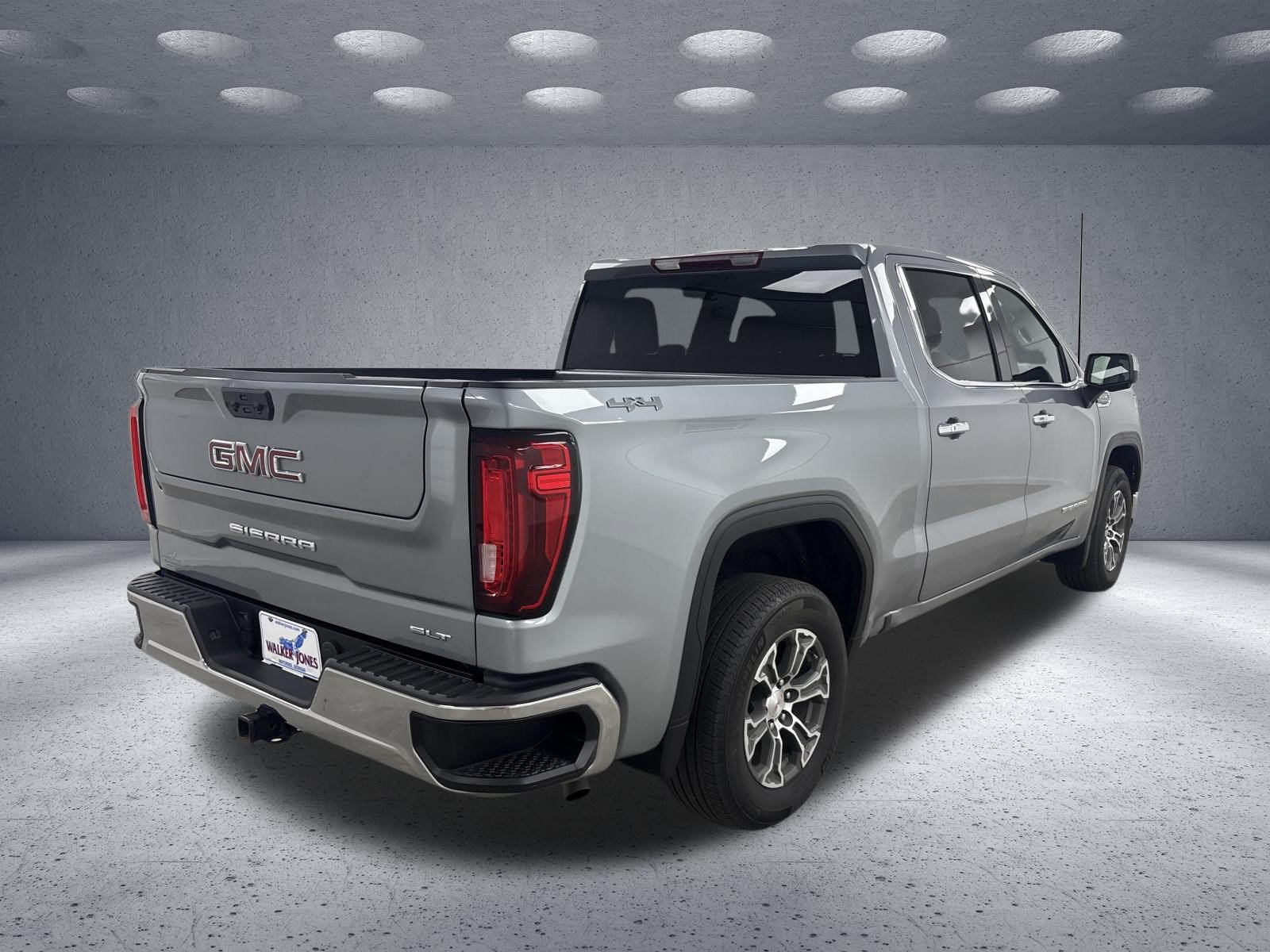 Used 2025 GMC Sierra 1500 SLT AWD/4WD image 5