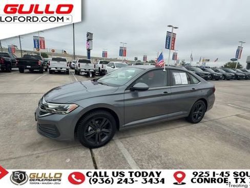 Used 2022 Volkswagen Jetta SE FWD image 4