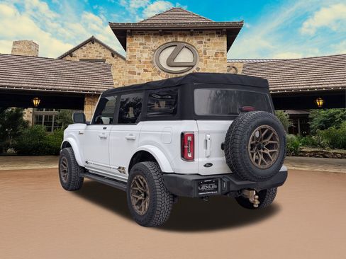 Used 2021 Ford Bronco Outer Banks image 3