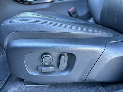 Used 2025 Land Rover Range Rover Evoque S image 14