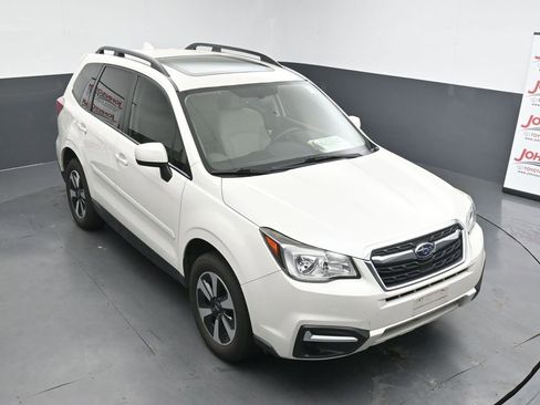 Used 2017 Subaru Forester 2.5i Premium w/ All-Weather Package image 10